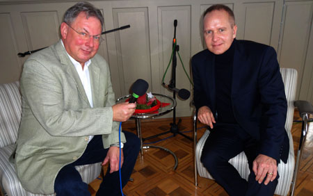Persönlich im Hof zu Wil Moderator Roland P. Poschung & Regierungsrat Stefan Kölliker