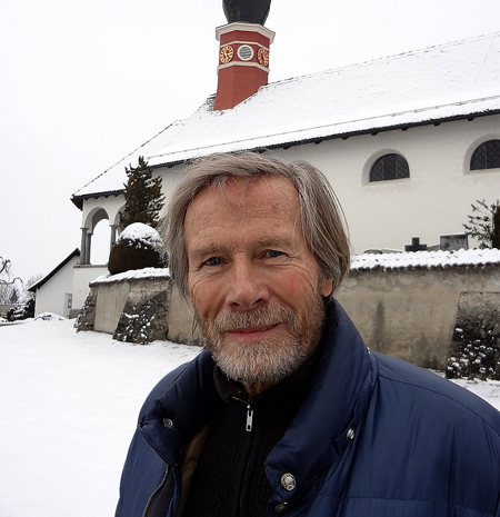 Horst Janson (Der alte Mann und das Meer) beim Besuch der Kirche Dreibrunnen. ropo Kulturonline.ch