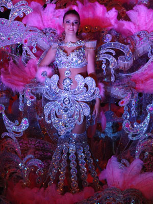 Eleganz beim Karneval von Santa Cruz Teneriffa auf Kulturonline.ch