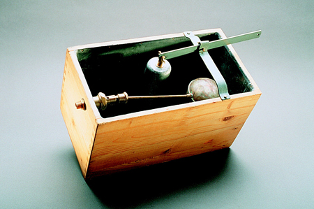 Geberit Wood Cistern aus dem Jahr 1905 auf Kulturonline.ch