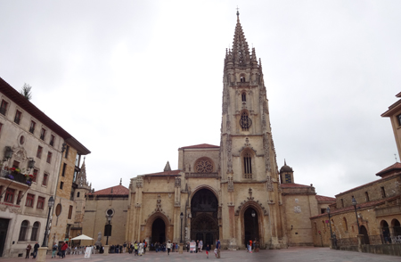 Kathedrale San Salvador in Oviedo auf Kulturonline.ch