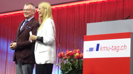 KMU-Tag 2016 Prof. Dr. Urs Fueglistaller und Moderatorin Christa Rigozzi beim KMU-Tag 2016