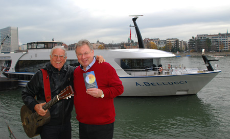 Lebende Musiklegende Toni Vescoli und Buchautor Roland P. Poschung am Hafen von Basel Kulturonline.ch