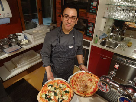 Pizzaiolo Aldo Notarnicola betreibt das feine Lokal «Rotes Haus» in Landschlacht Kulturonline.ch