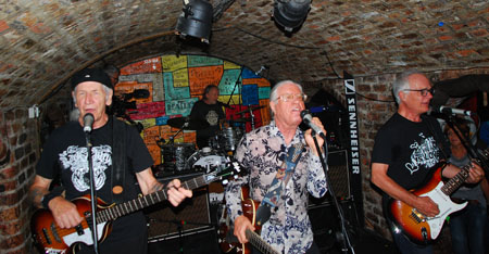 Les Sauterelles feiern ihr 55-Jahr-Jubiläum schon im Cavern Club in Liverpool