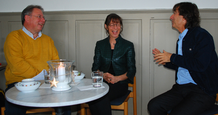 «Persönlich im Hof zu Wil» Moderator Roland P. Poschung, RR Heidi Hanselmann, Clown Pic auf Kulturonline.ch
