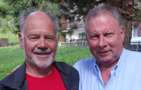Der berühmte Bergretter und Erfinder Bruno Jelk beim Vorgespräch mit Moderator Roland P. Poschung in Zermatt.