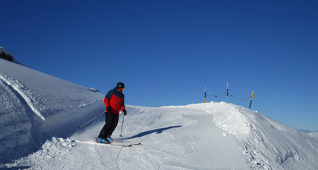 Skifahren macht Freude vor allem mit dem Stöckli Ski Spirit Globe Test bei Kulturonline.ch