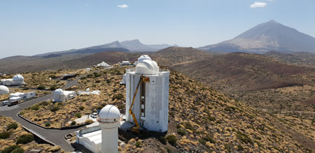 Observatorium auf Teneriffa mit Vulkan Teide im Hintergrund Foto Kulturonline.ch