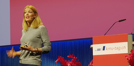 Myriam Locher aus Berlin zur Kuenstlerischen Intelligenz Kulturonline.ch