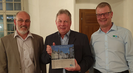 Wil Tourismus: Botschafter der Stadt Wil 2019 Dr. med. Christoph Niederberger Botschafter Roland P. Poschung und Präsident Walter Dönni