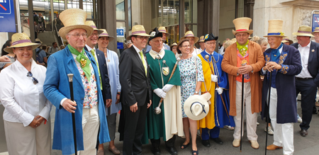 Empang der Thurgauer Regierung und Reisegruppe am Bahnhof Vevey auf Kulturonline.ch
