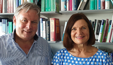 Moderator Roland P. Poschung und Prof. Dr. Barbara Tettenborn, Chefärztin und Ironwoman auf Kulturonline.ch