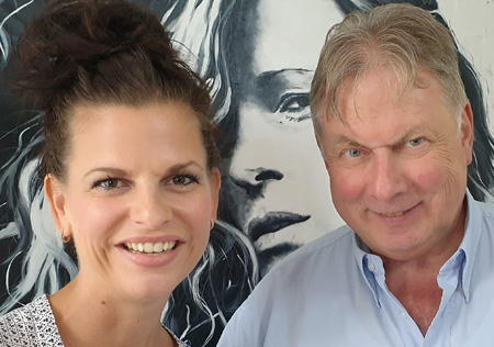 Persönlich im Hof zu Wil mit Malerin Jennifer Gehr und Moderator Roland P. Poschung