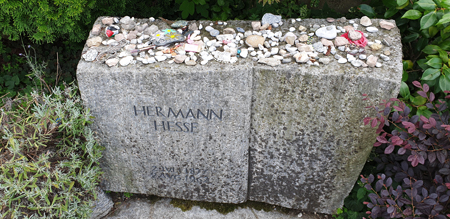 Grabstein von Hermann Hesse in Montagnola/Tessin/Schweiz ROPO